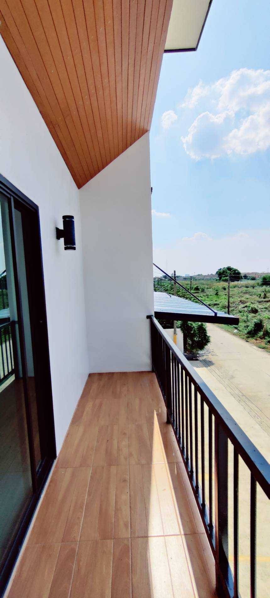 โกดังให้เช่า ลําลูกกา คลอง 4 พร้อมออฟฟิศ 2 ชั้น พื้นที่ใช้สอย 245 ตรม.  